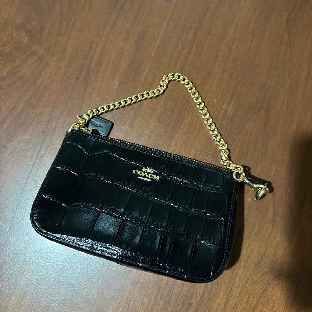 Coach Nolita 19